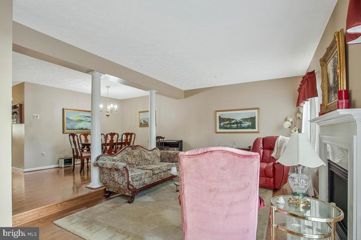 9509 Reiker Drive photo 5