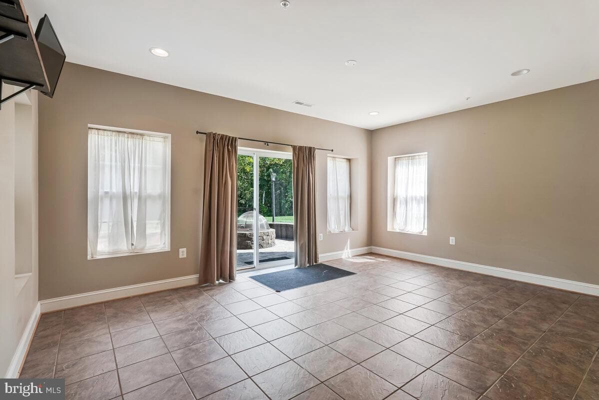1308 Saint James Road photo 47