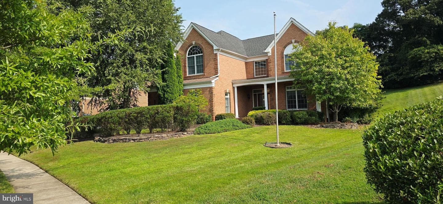 4204 Rolling Paddock Drive photo 2