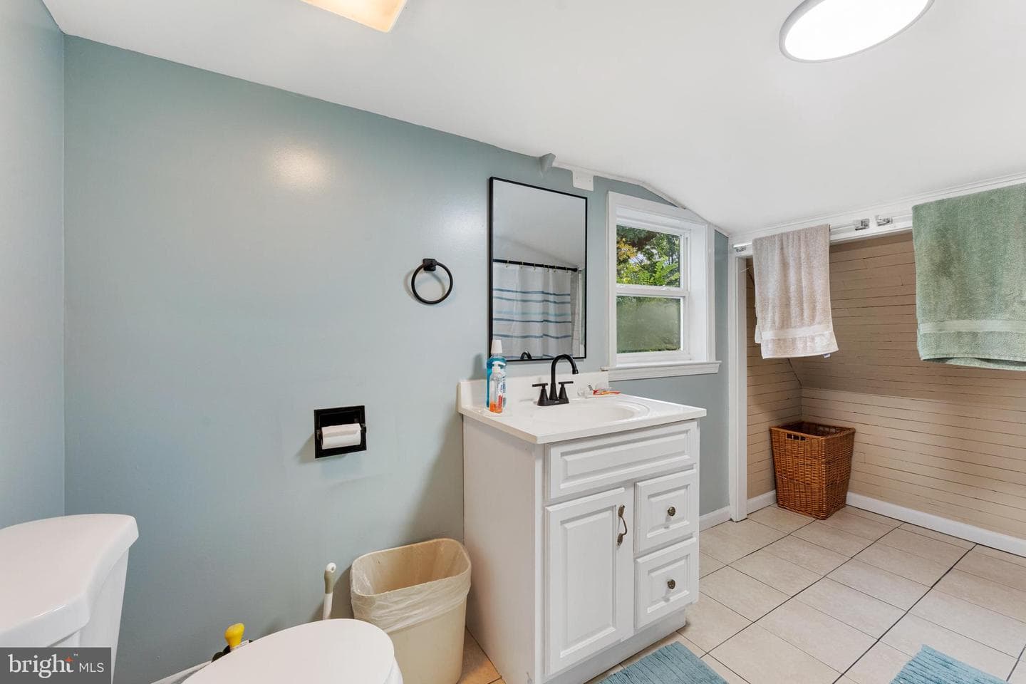 8205 Willow Street photo 16