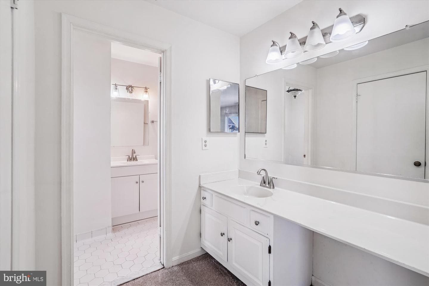7607 Colony photo 13