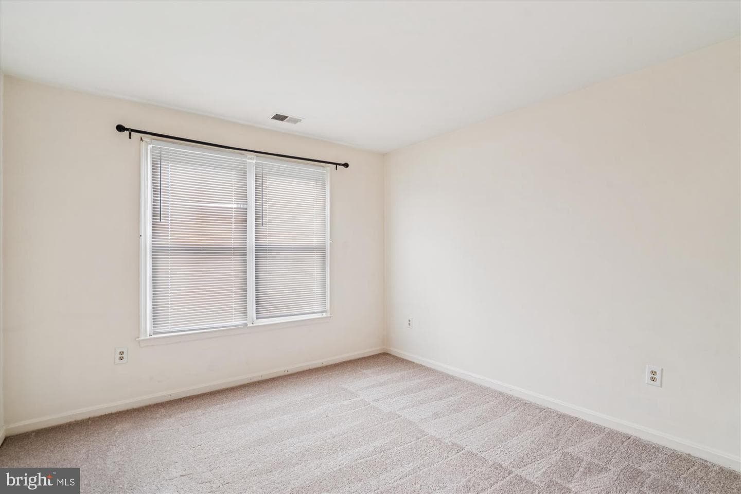 7607 Colony photo 9