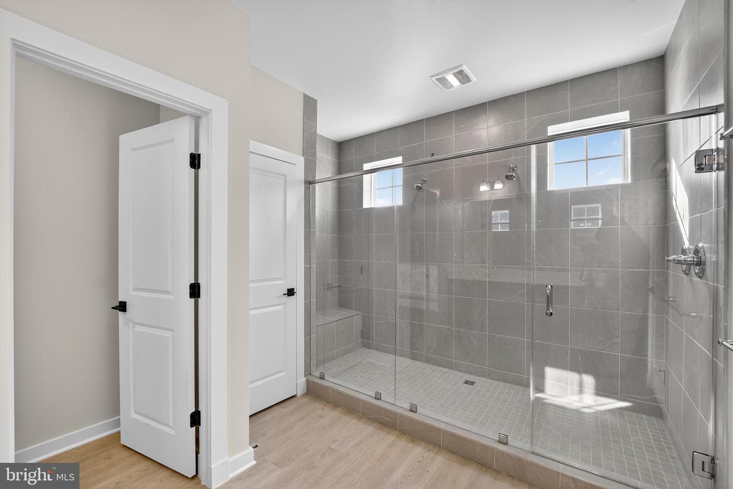 15901 Hyde Park Place photo 13
