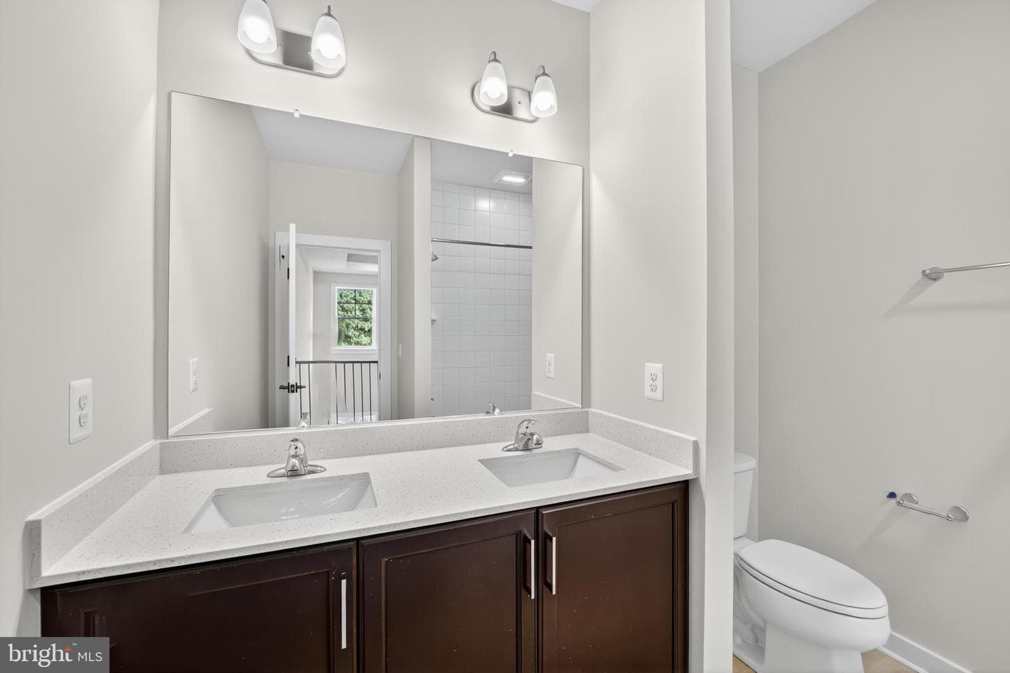 15901 Hyde Park Place photo 21