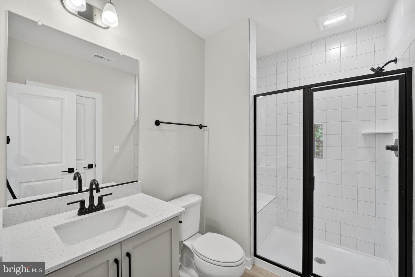 15901 Hyde Park Place photo 25