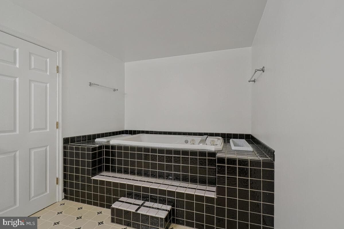 1811 Catherine Fran Drive photo 43