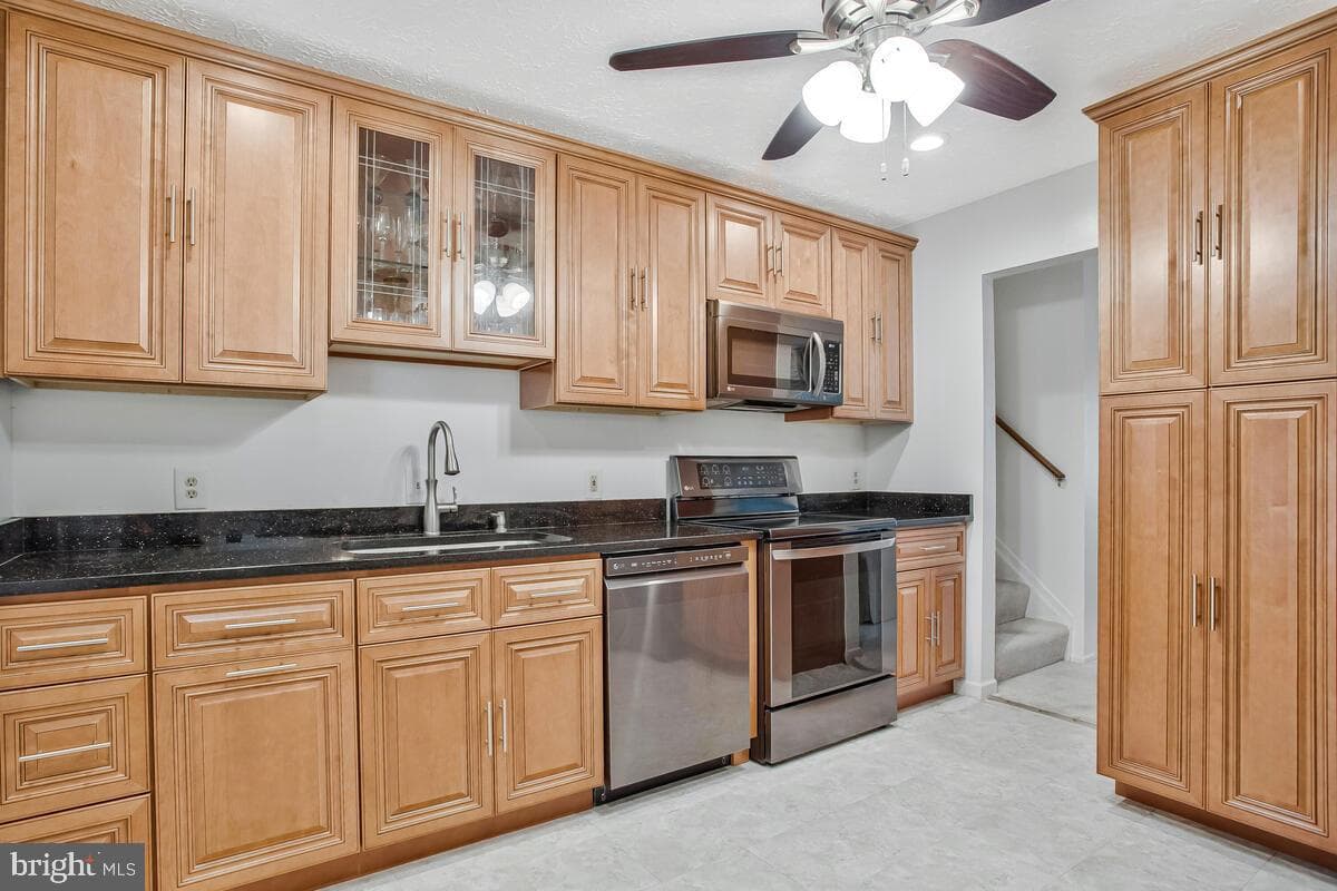 1304 Bloxham Court photo 13