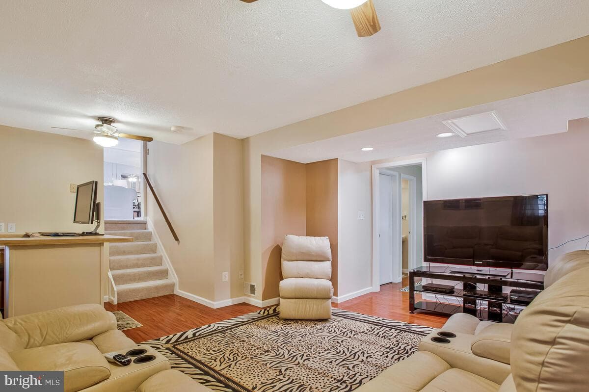 1304 Bloxham Court photo 26