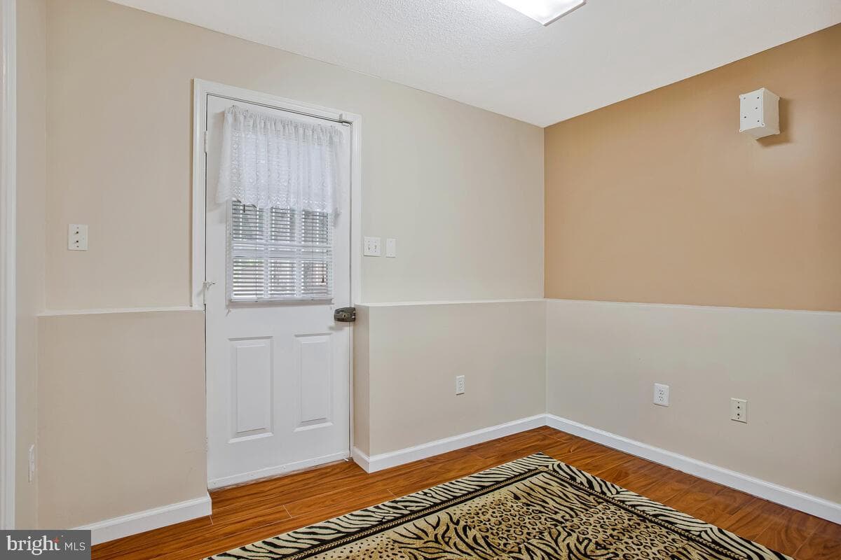 1304 Bloxham Court photo 28