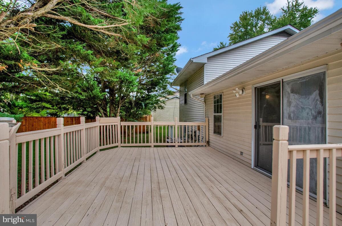 1304 Bloxham Court photo 35