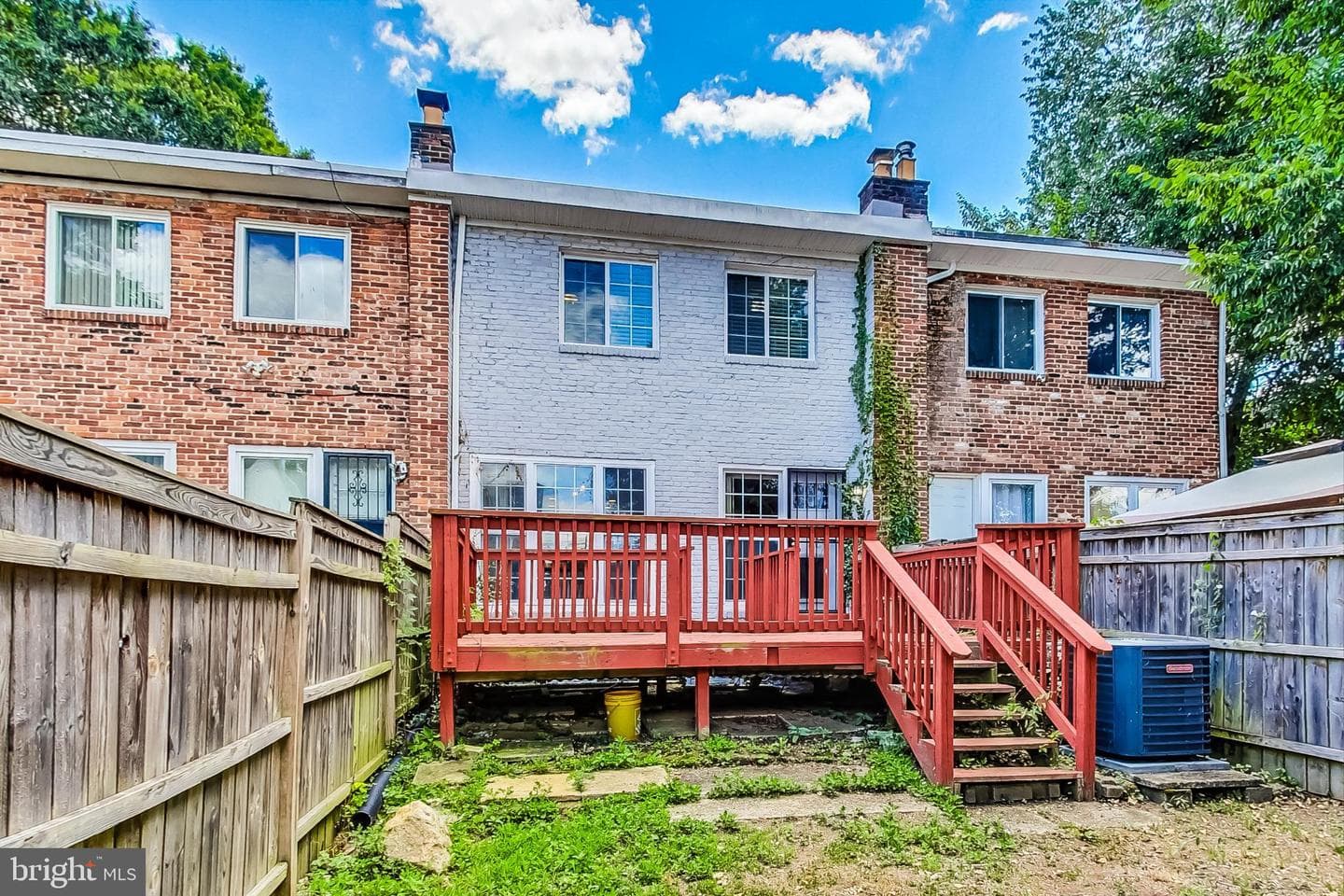 908 E Meadows Court photo 35