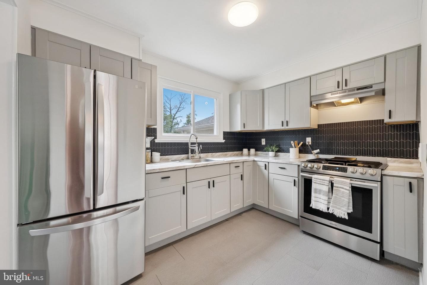 5821 36th Avenue photo 8