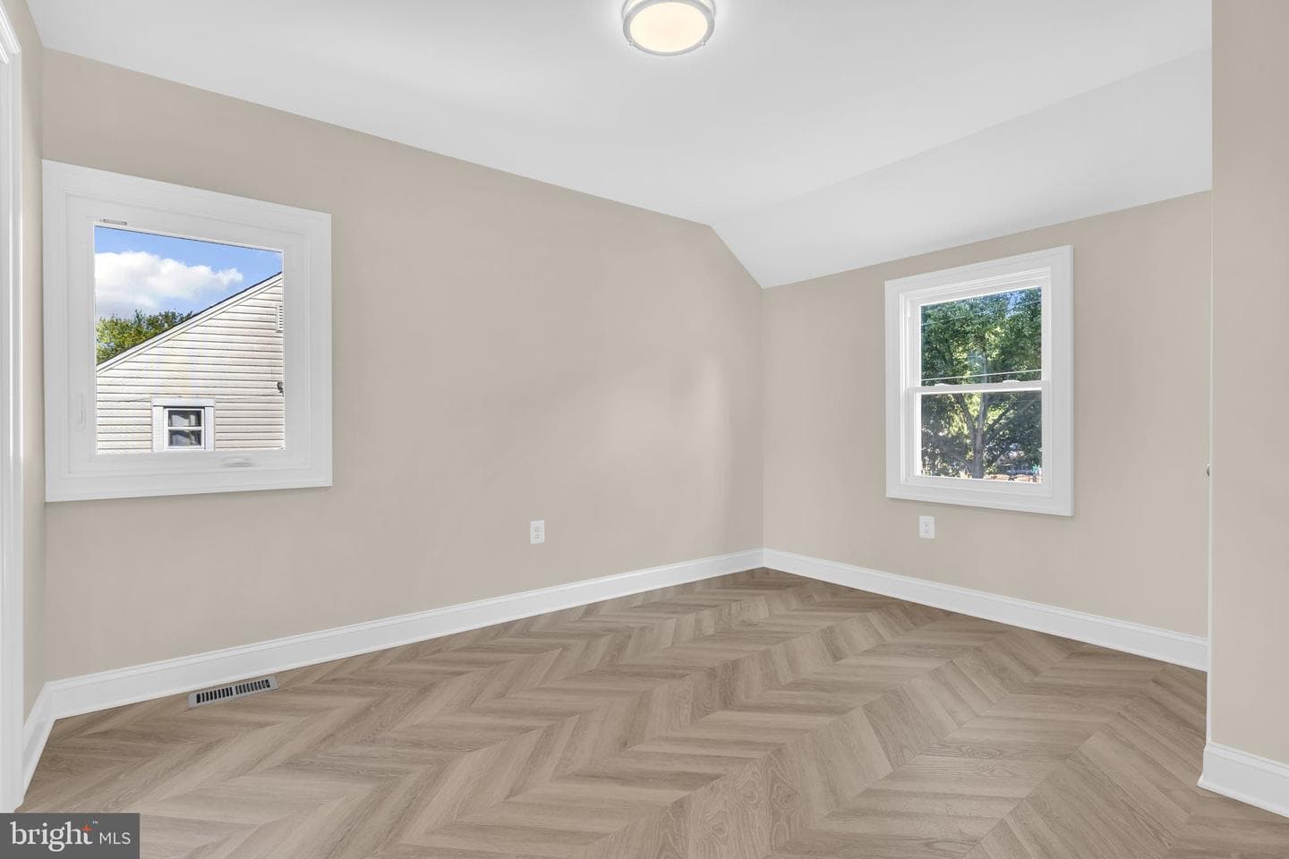 2414 Greeley Place photo 16