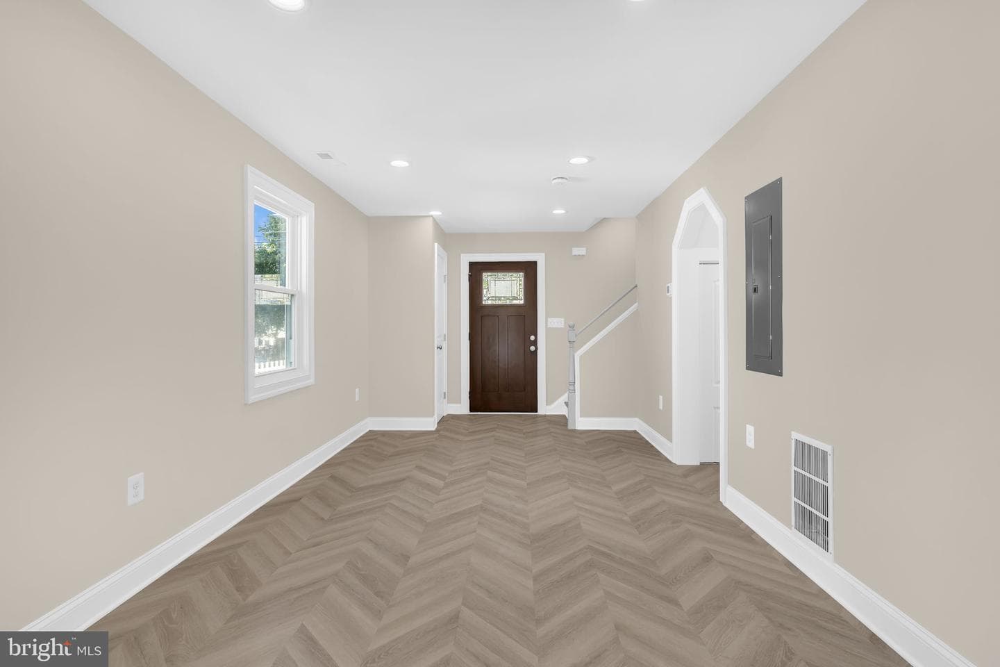 2414 Greeley Place photo 4