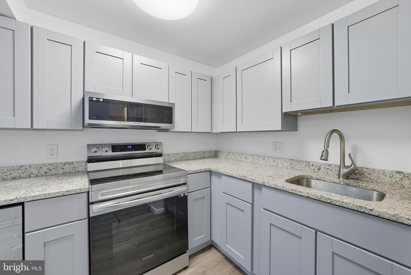 7904 Birdsong Drive photo 27