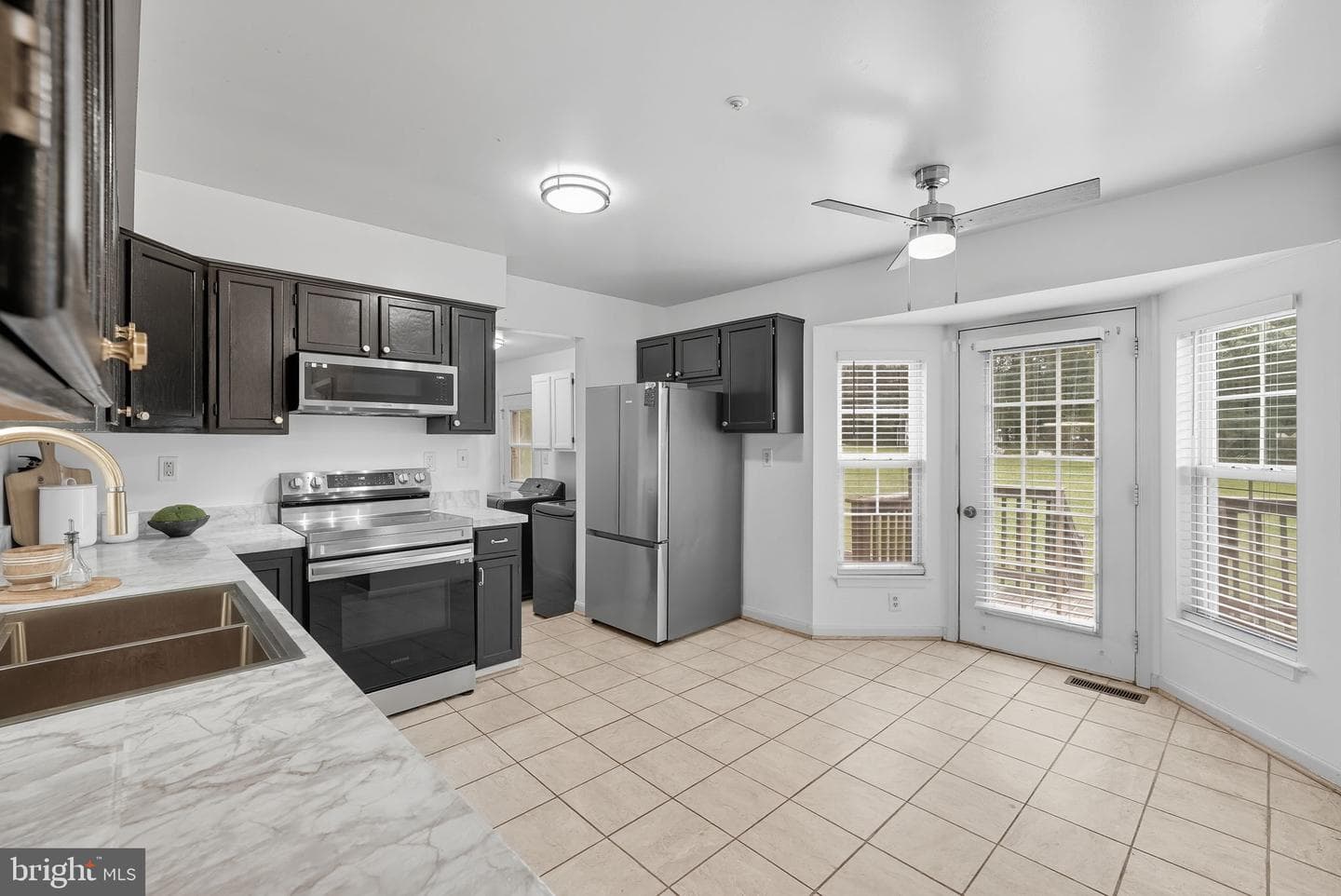 7904 Birdsong Drive photo 3