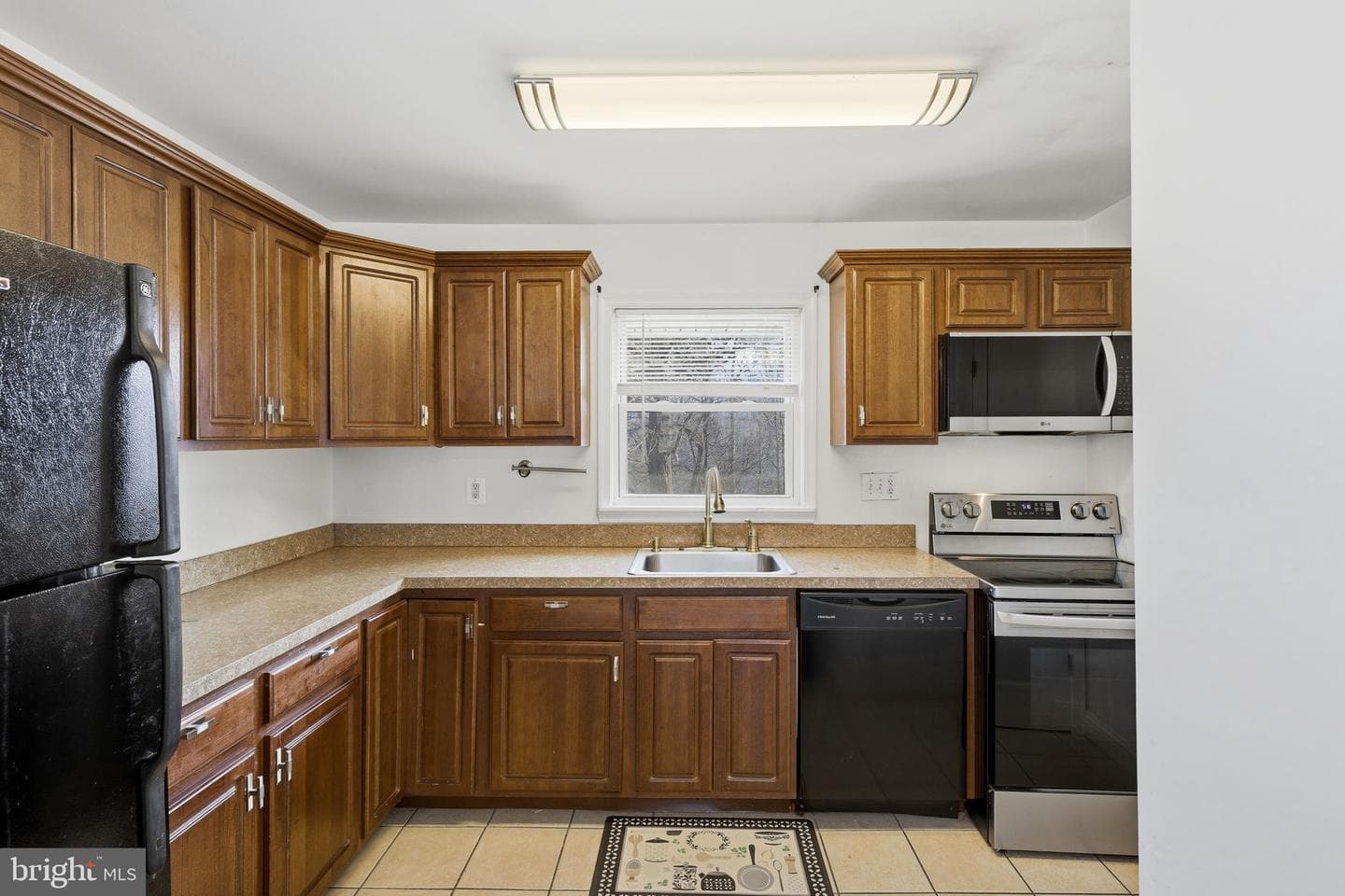 9013 Volta Street photo 11