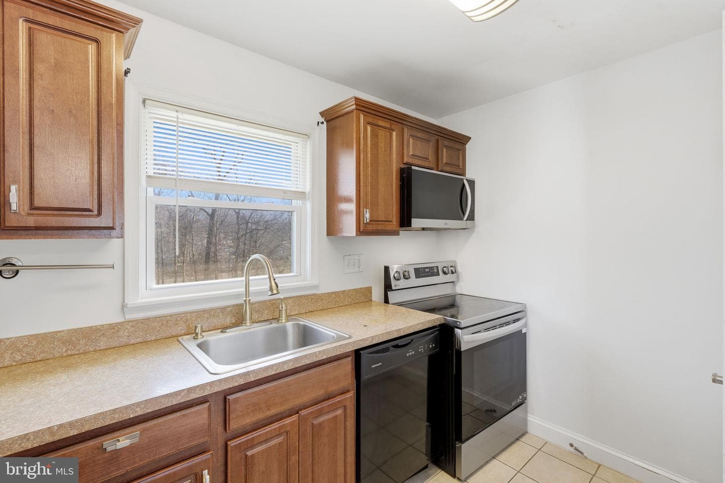 9013 Volta Street photo 13