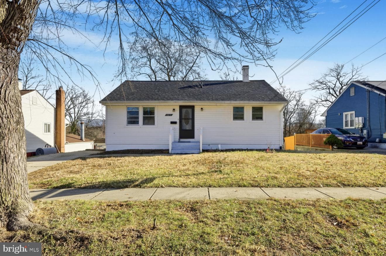 9013 Volta Street photo 2