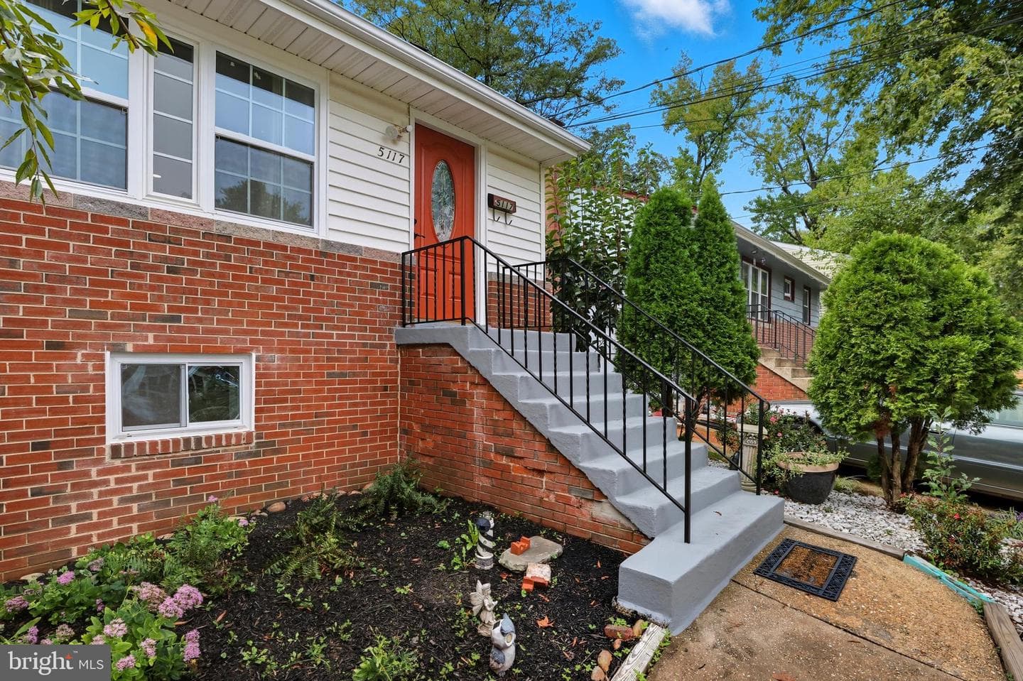 5117 Hollywood Road photo 2