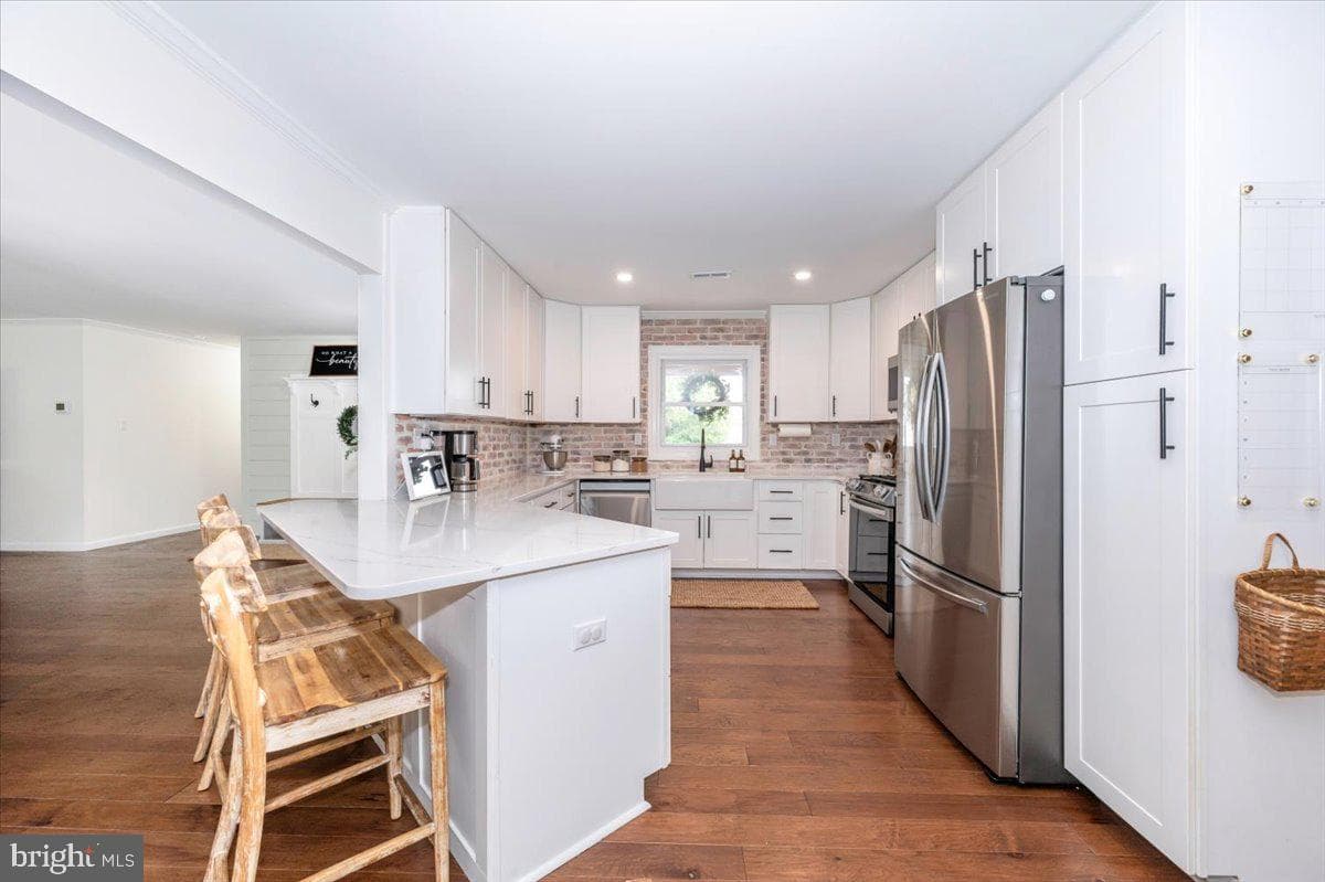 2219 Hindle Lane photo 6