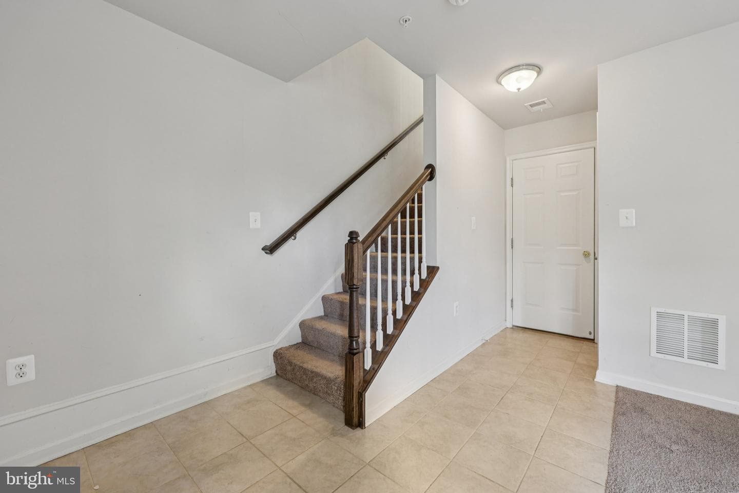 1613 Wesbourne Drive photo 5