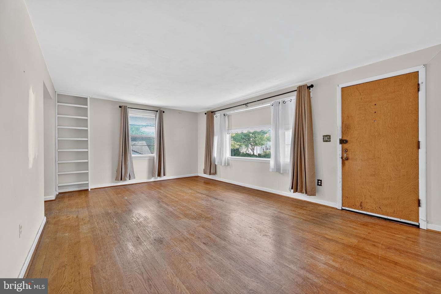 2807 Curtis Drive photo 3