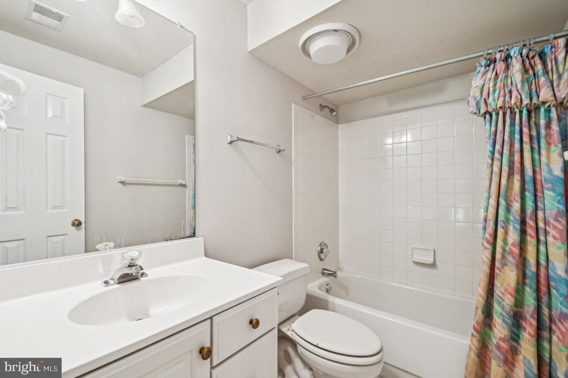 10914 Forestgate Place photo 37