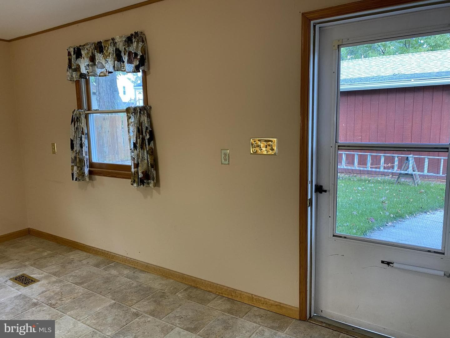 5116 Iroquois Street photo 10