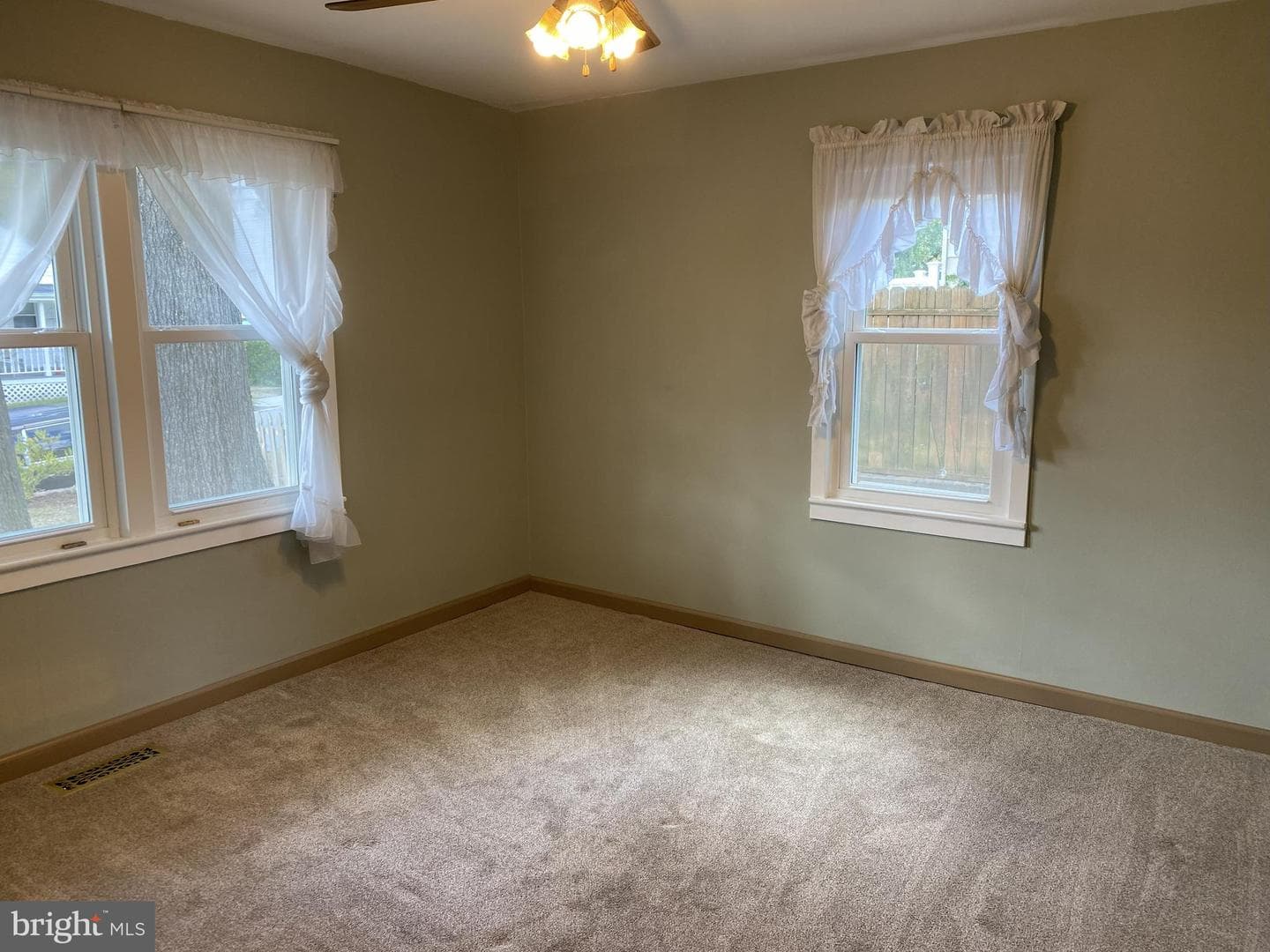 5116 Iroquois Street photo 29