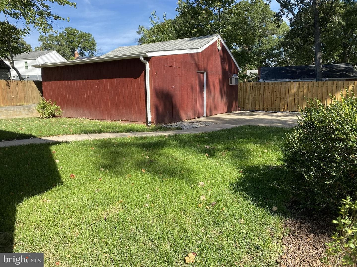 5116 Iroquois Street photo 76