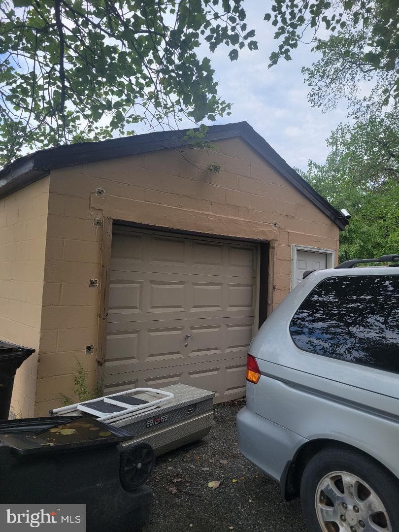 2206 Brinkley Road photo 4