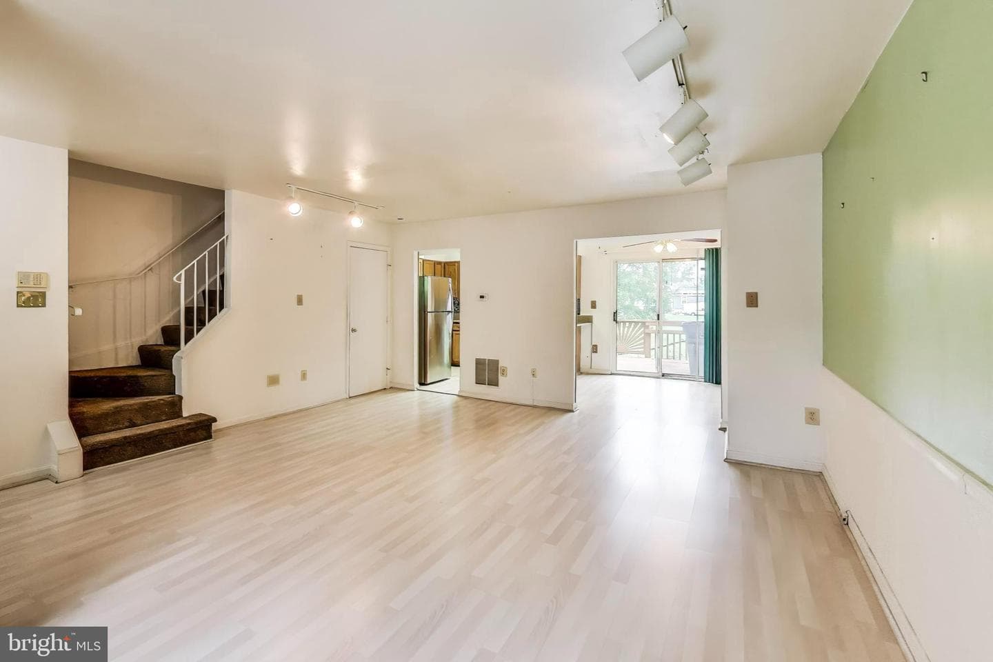 903 Hilldropt Court photo 3
