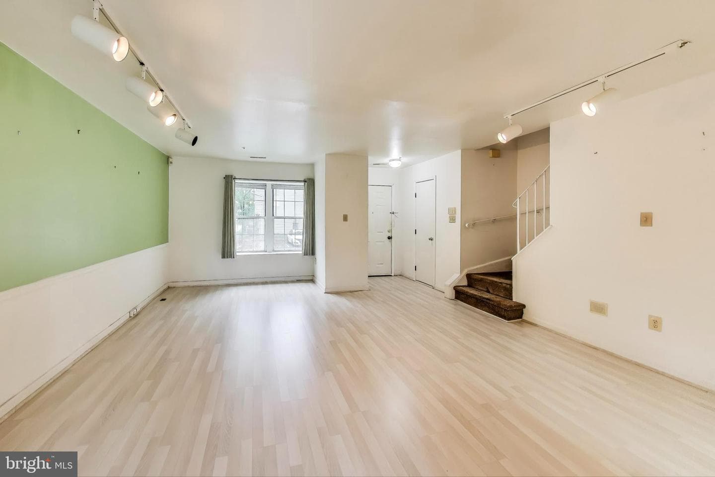 903 Hilldropt Court photo 4