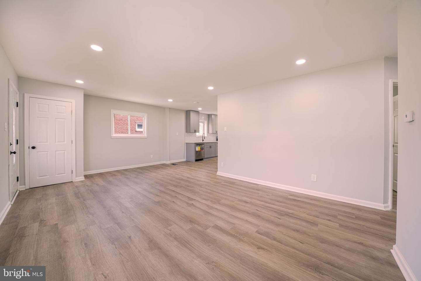 2521 Saint Clair Drive photo 12