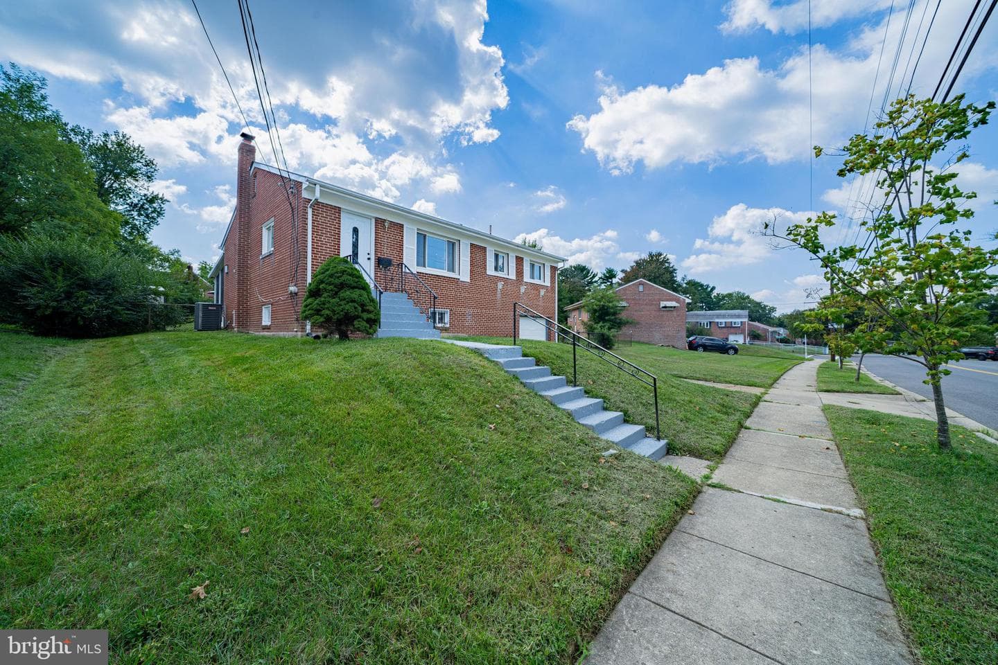2521 Saint Clair Drive photo 2