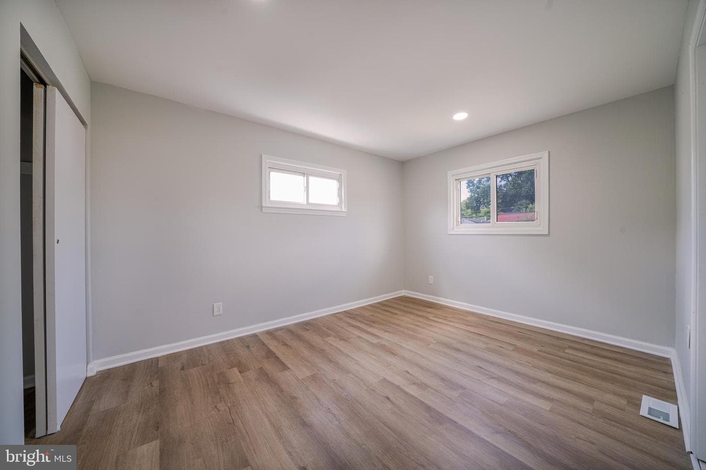 2521 Saint Clair Drive photo 20