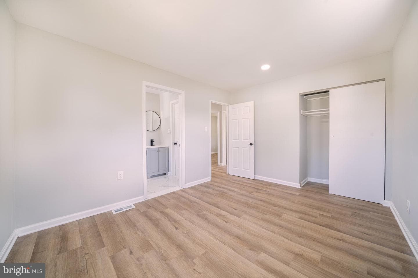 2521 Saint Clair Drive photo 22
