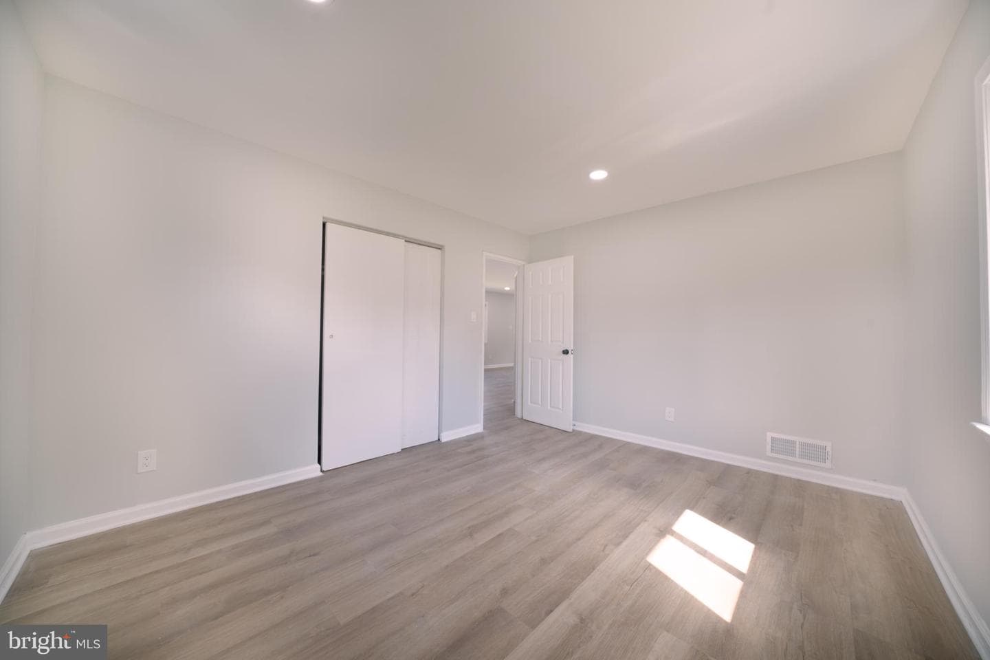 2521 Saint Clair Drive photo 26