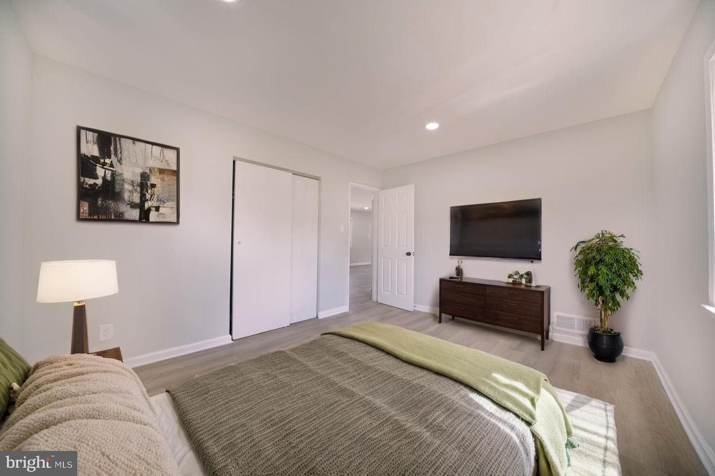2521 Saint Clair Drive photo 27