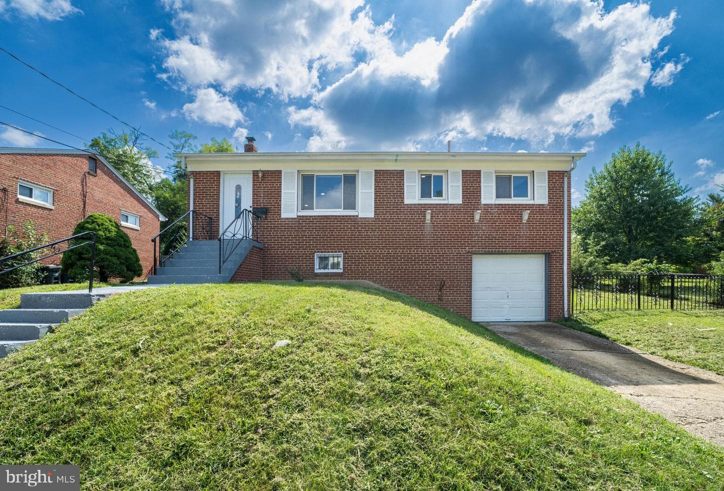 2521 Saint Clair Drive photo 3