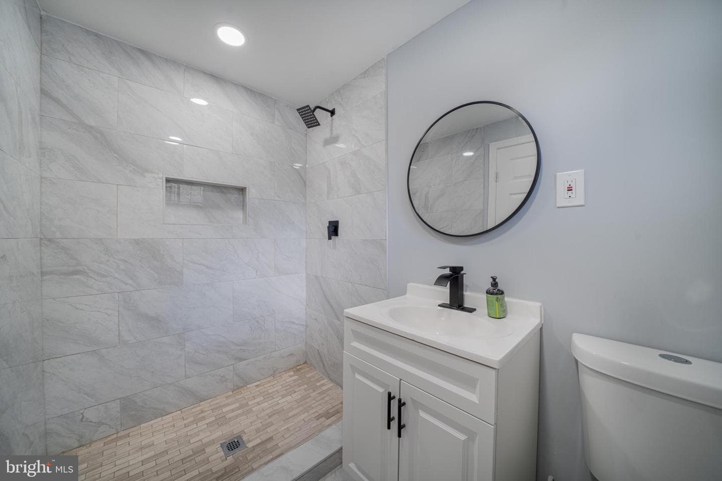 2521 Saint Clair Drive photo 46