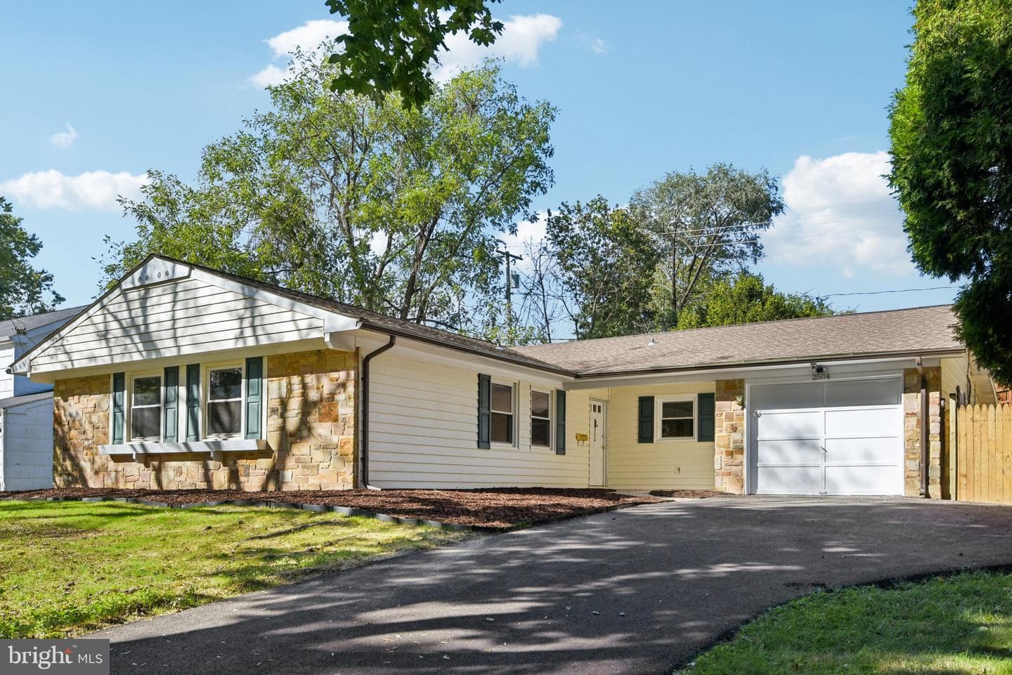2504 Kinderbrook Lane photo 2
