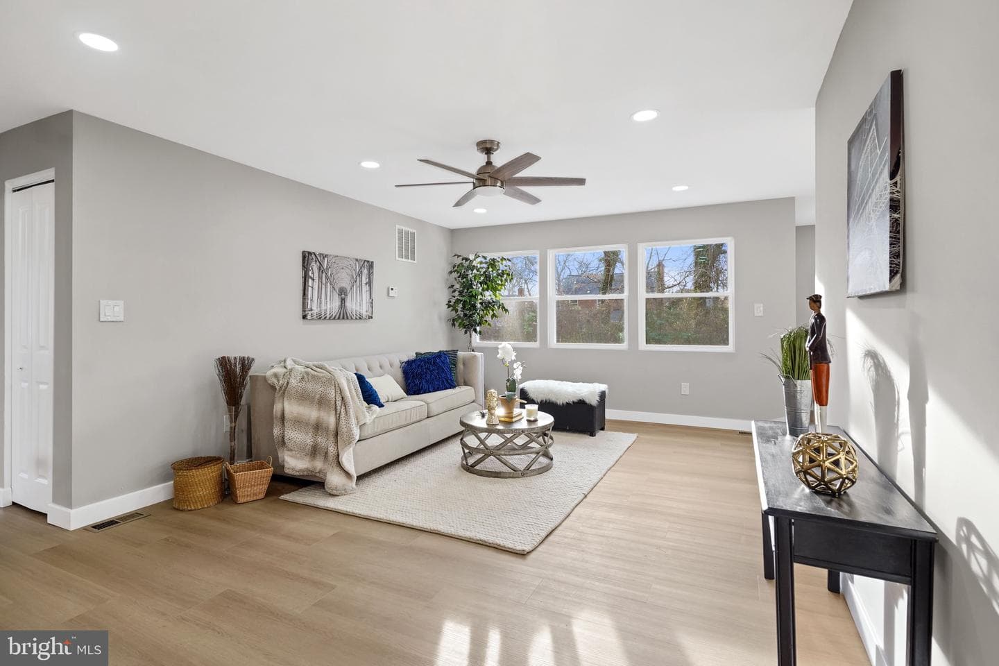 5813 Dewey Street photo 5