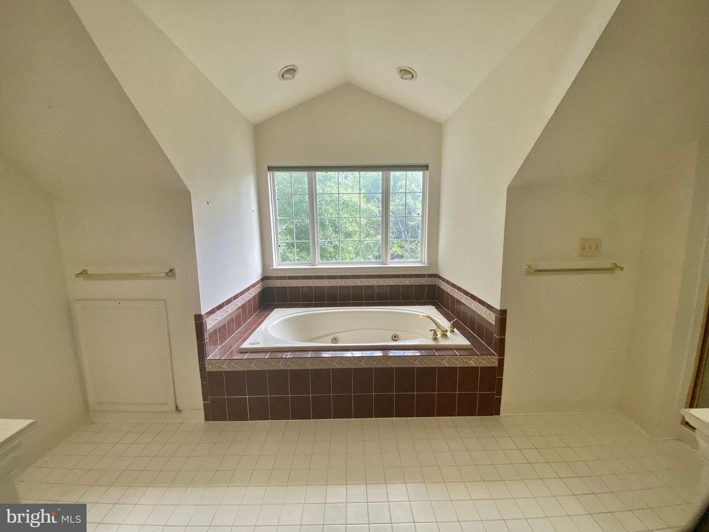 5802 Lawton Court photo 28