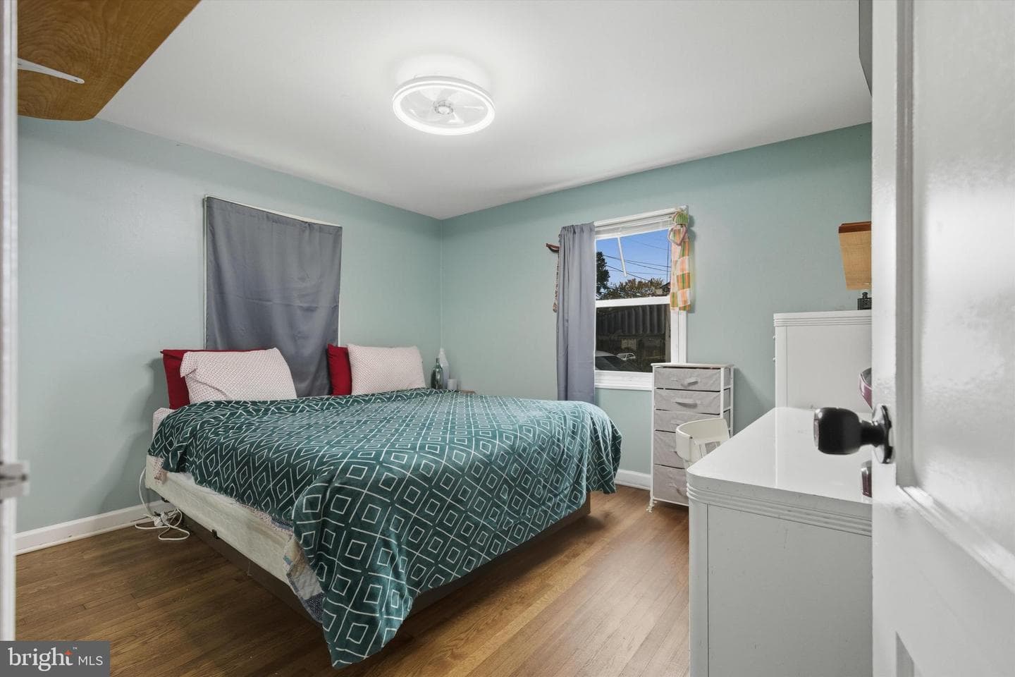 5024 Addison Road photo 13
