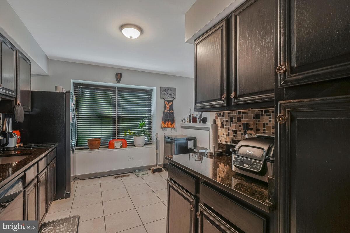 1654 Forest Park Drive photo 9