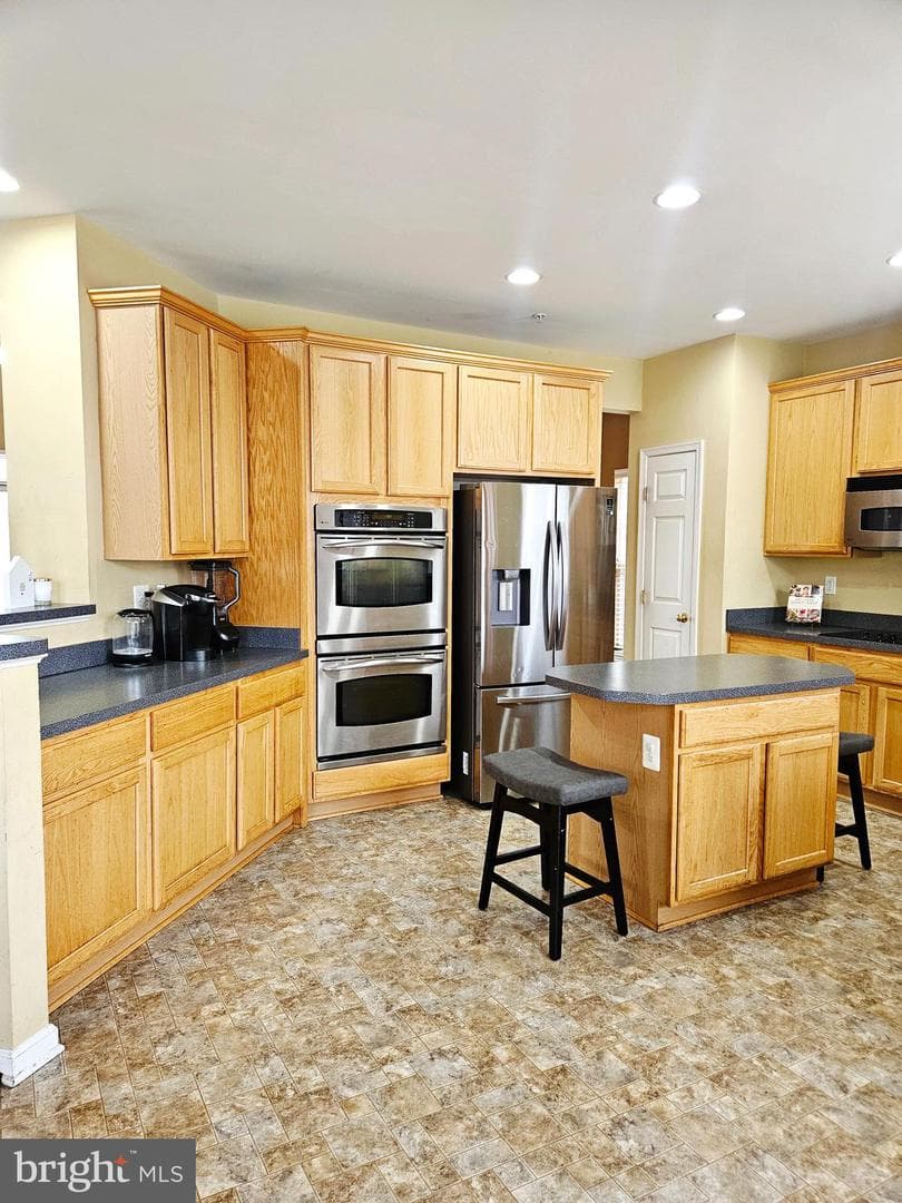8008 Kingsmill Road photo 2