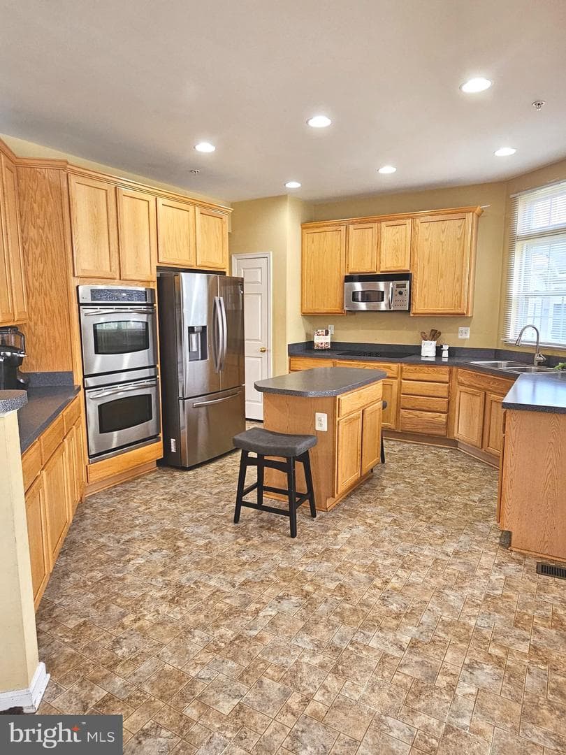 8008 Kingsmill Road photo 3