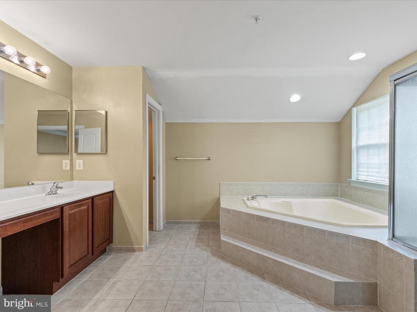 1212 Granada Street photo 39